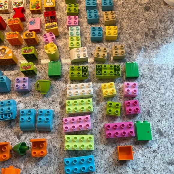 125+‎ Piece Lot Lego Duplo-Grocery Store/Food Pieces, Furniture, Figures & More - Picture 7 of 9